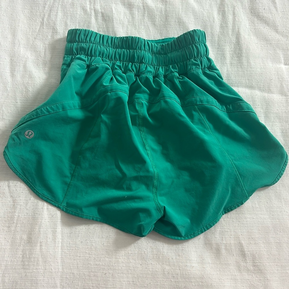 LULULEMON Kelly Green Shorts size 0